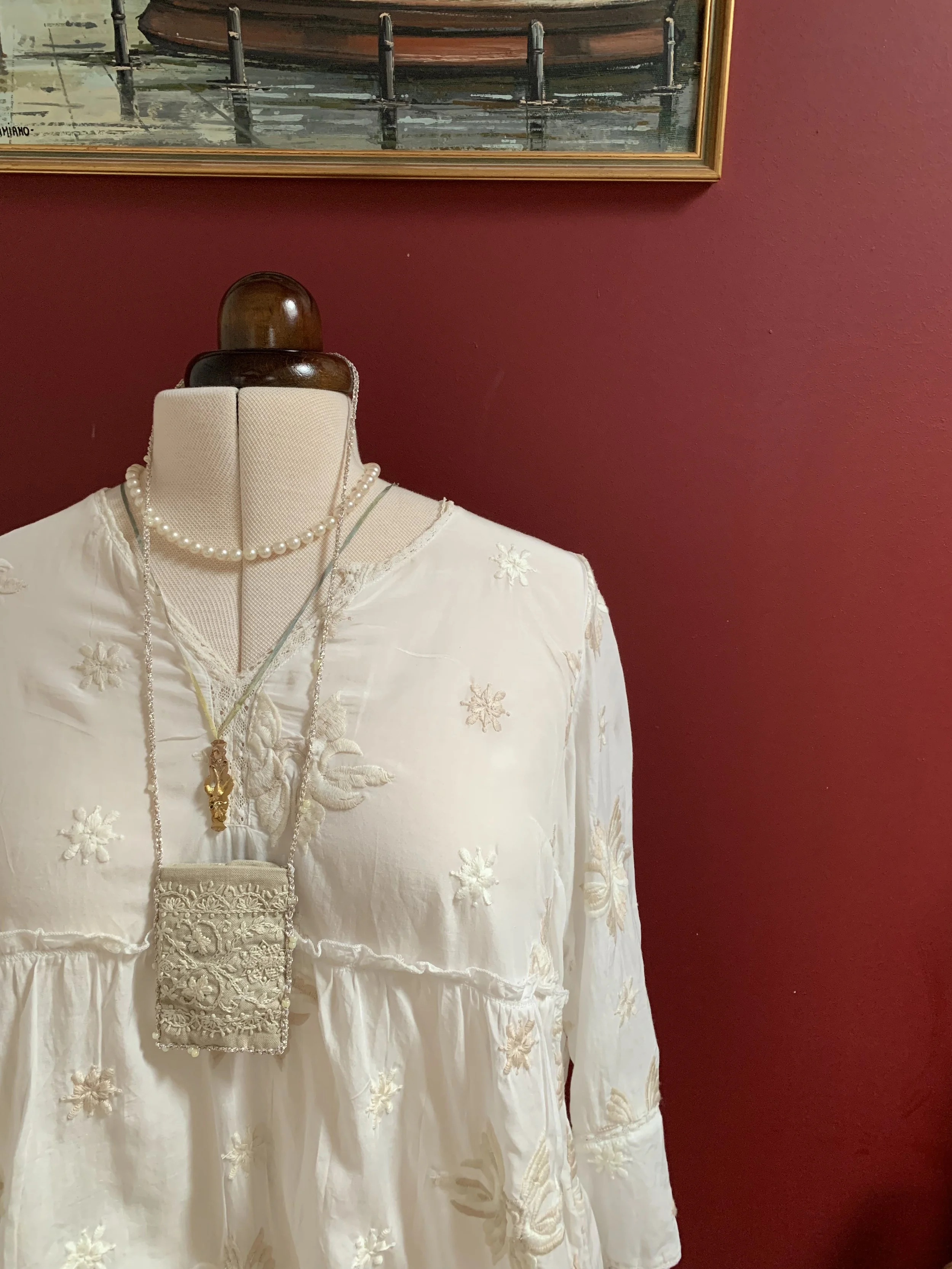 Making a hand embroidered lace pendant