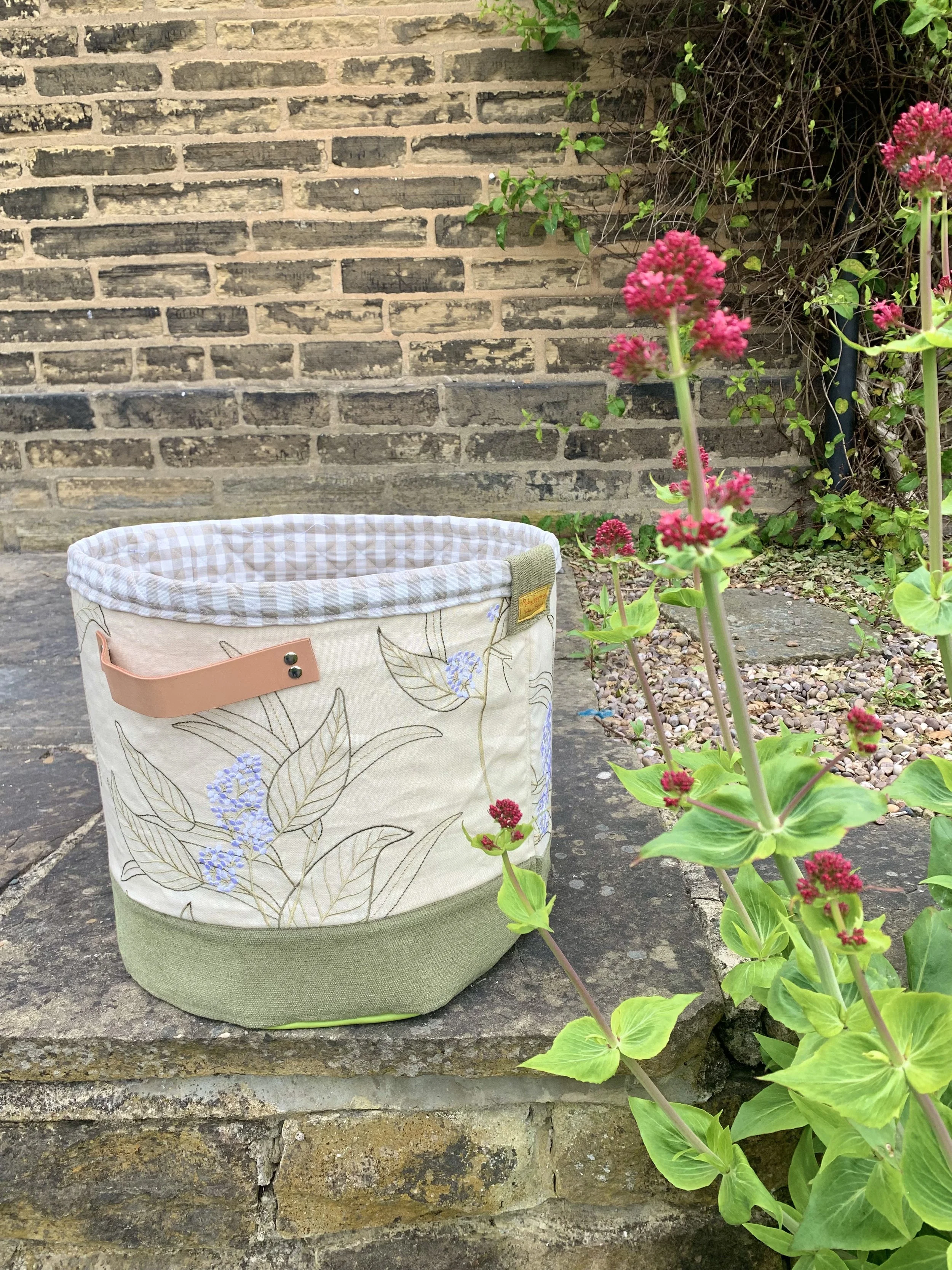 Making a botanical fabric bucket