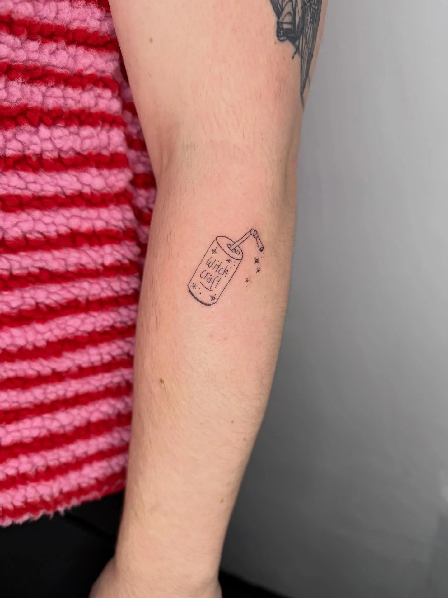 All you need is a sip of #witchcraft 🧃🔮✨happy Monday!

By the way: I only ink each motif once. But if you&rsquo;ve fallen in love with an idea, there&rsquo;s always the option of drawing a variation. Whether it&rsquo;s a can or a juice box, witchcr