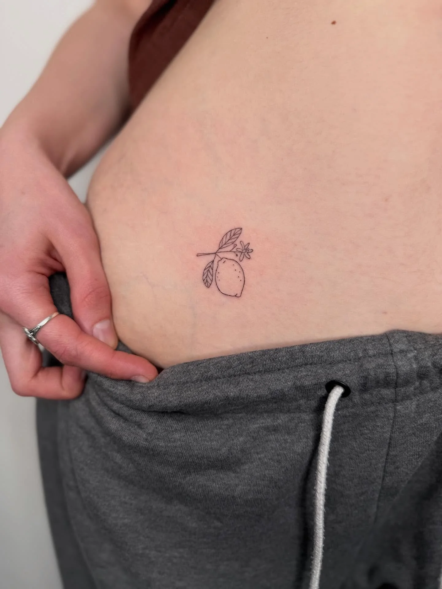 And all that I can see, is just a yellow lemon tree 🍋🌞

⫸
Booking info: If you want to get inked, please send me an email now - I have a few slots left in june 💌 hello@frau-ines.de 🫰🏻 #nodms