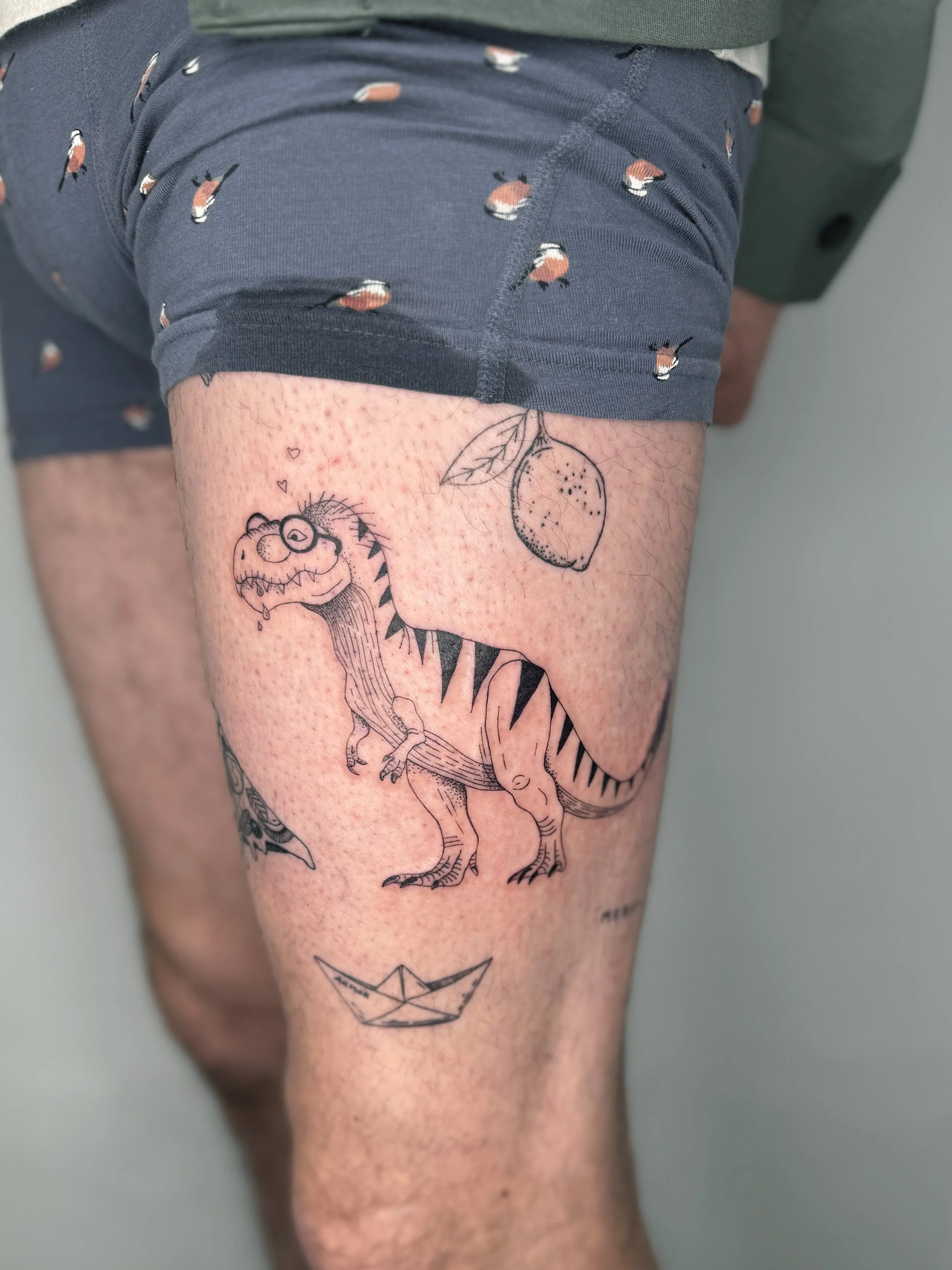 FrauInes_Tattoo_TRex.jpg