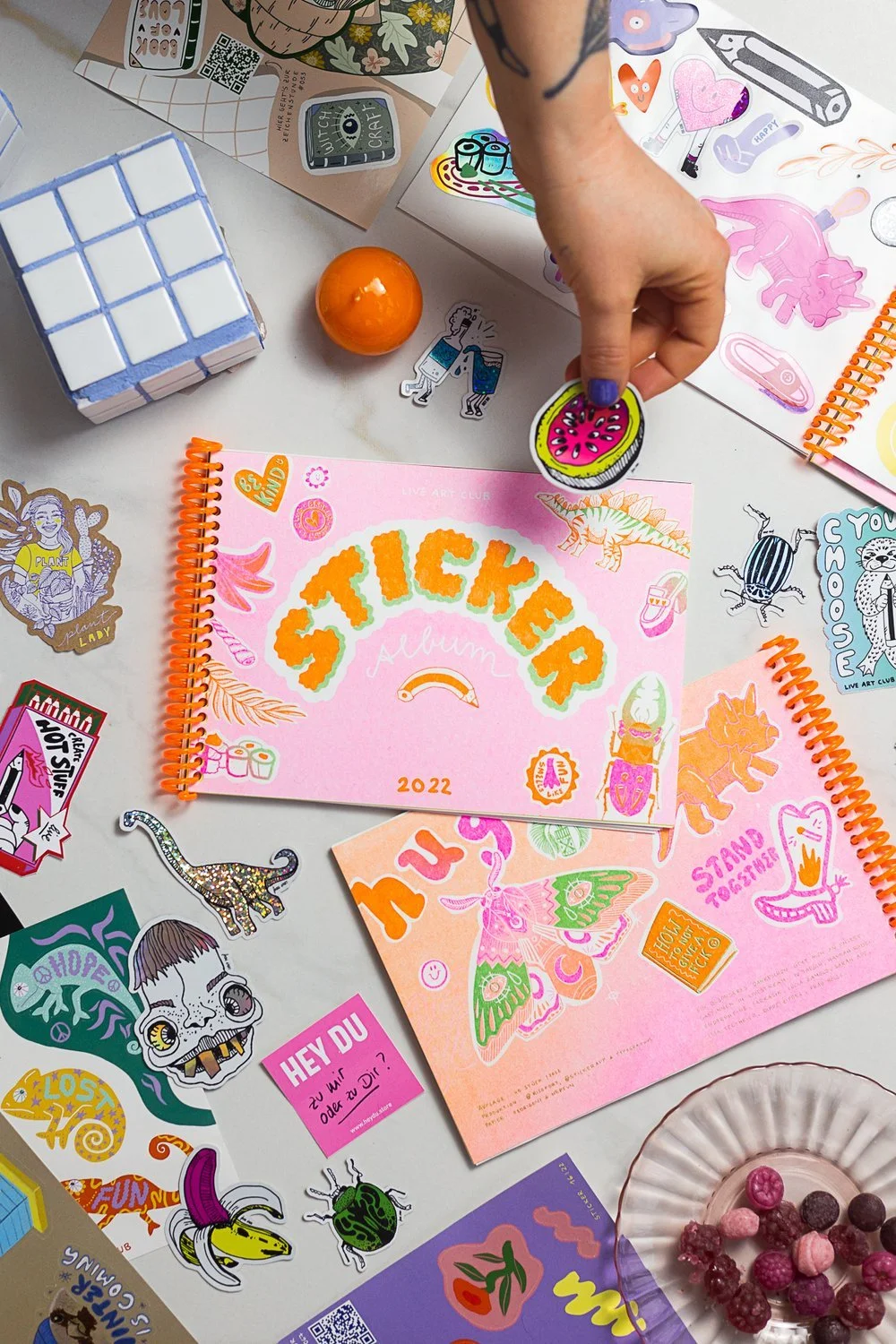 LiveArtClub-Stickeralbum.jpeg