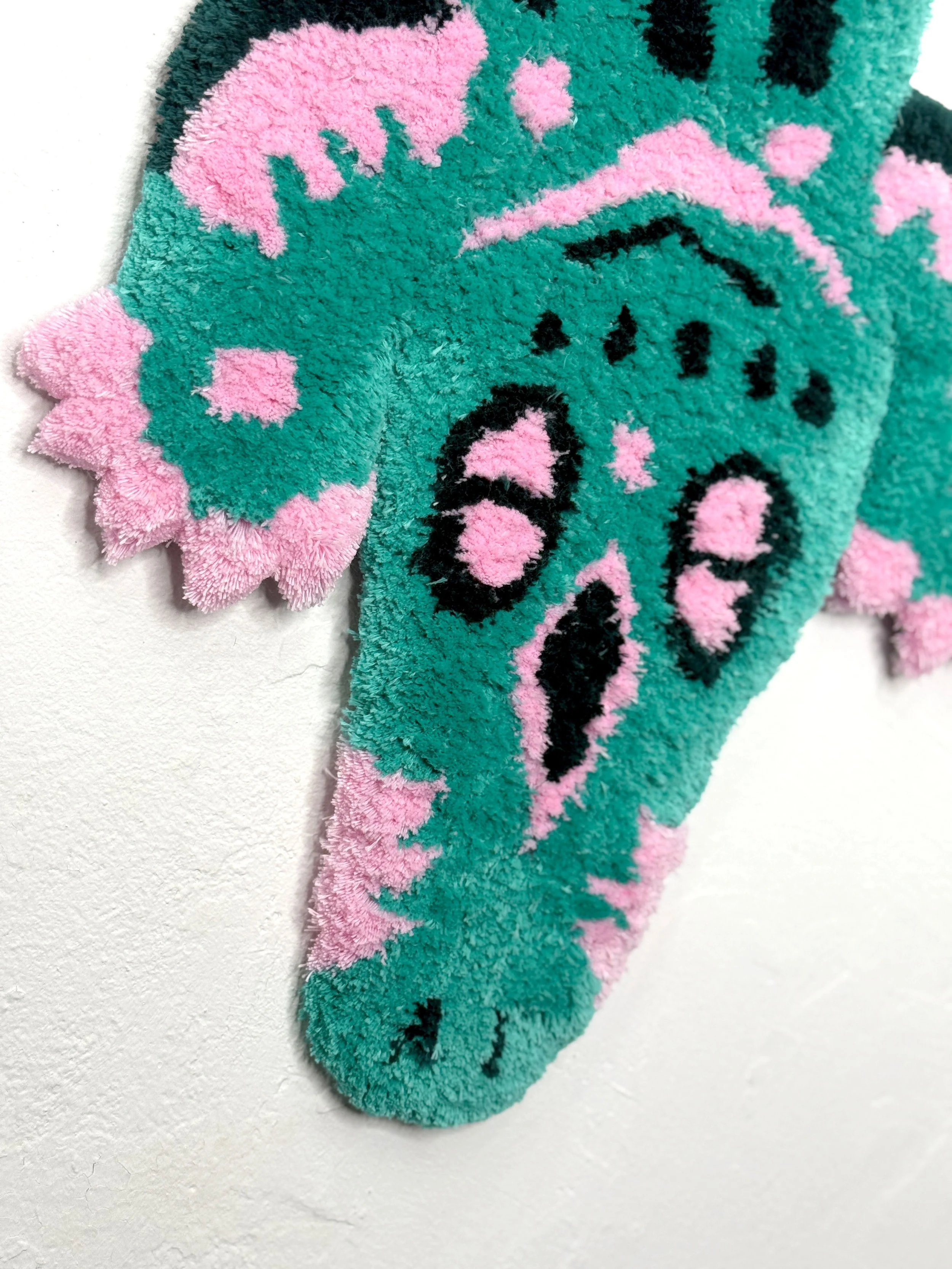FrauInes_Rugs_Croco_TuerkisRosaDunkelgruen_2.jpg