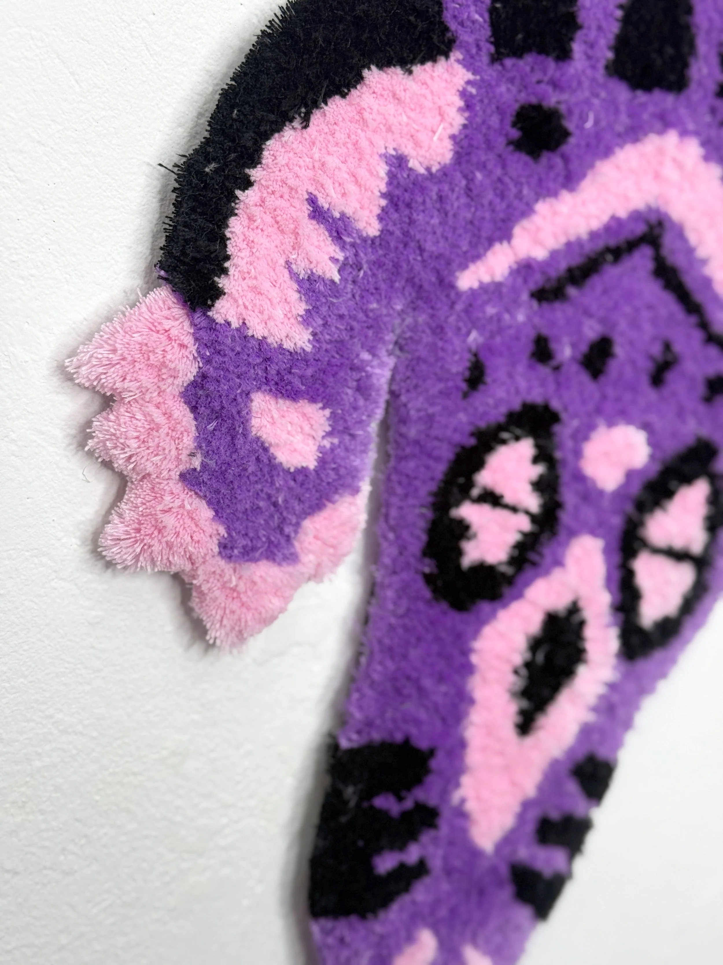 FrauInes_Rugs_Croco_LilaRosaSchwarz_3.jpg
