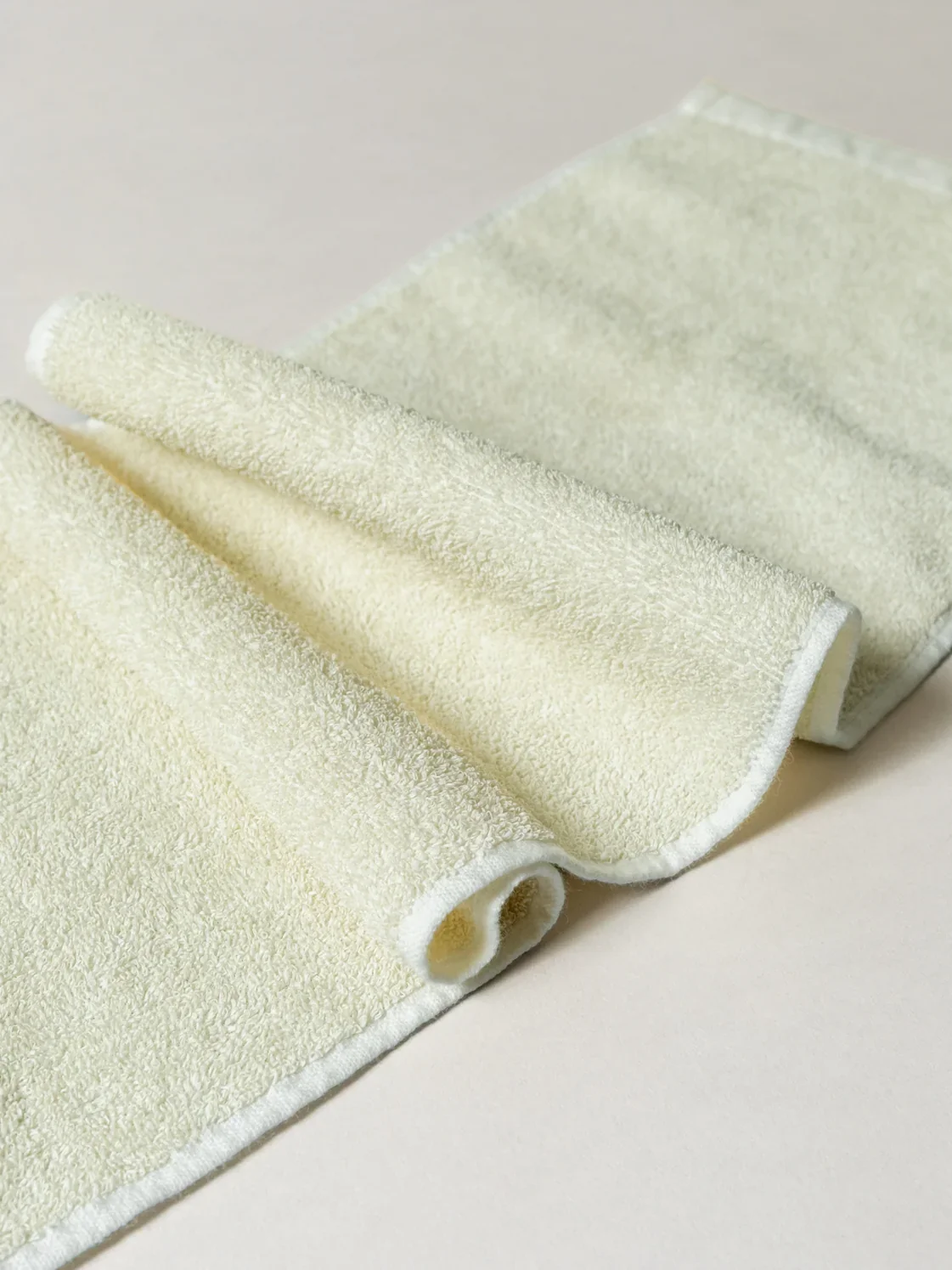 Sasawashi_Body_Scrub_Towel-4_1121x1495.jpg.webp