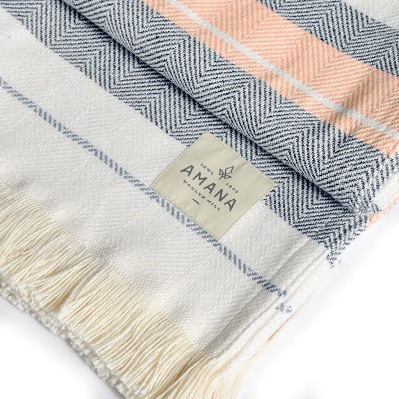 escape-throw-blanket-9099526.jpg