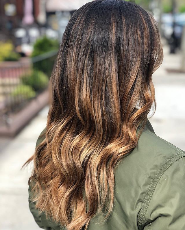 Phase One of transitioning this lady to the Blonde Side!
—
Nothing makes me happier when someone sits in my chair, shows me an inspo pic, and knows that may take a few sessions. Patience can be 🔑 to achieve you hair goals.