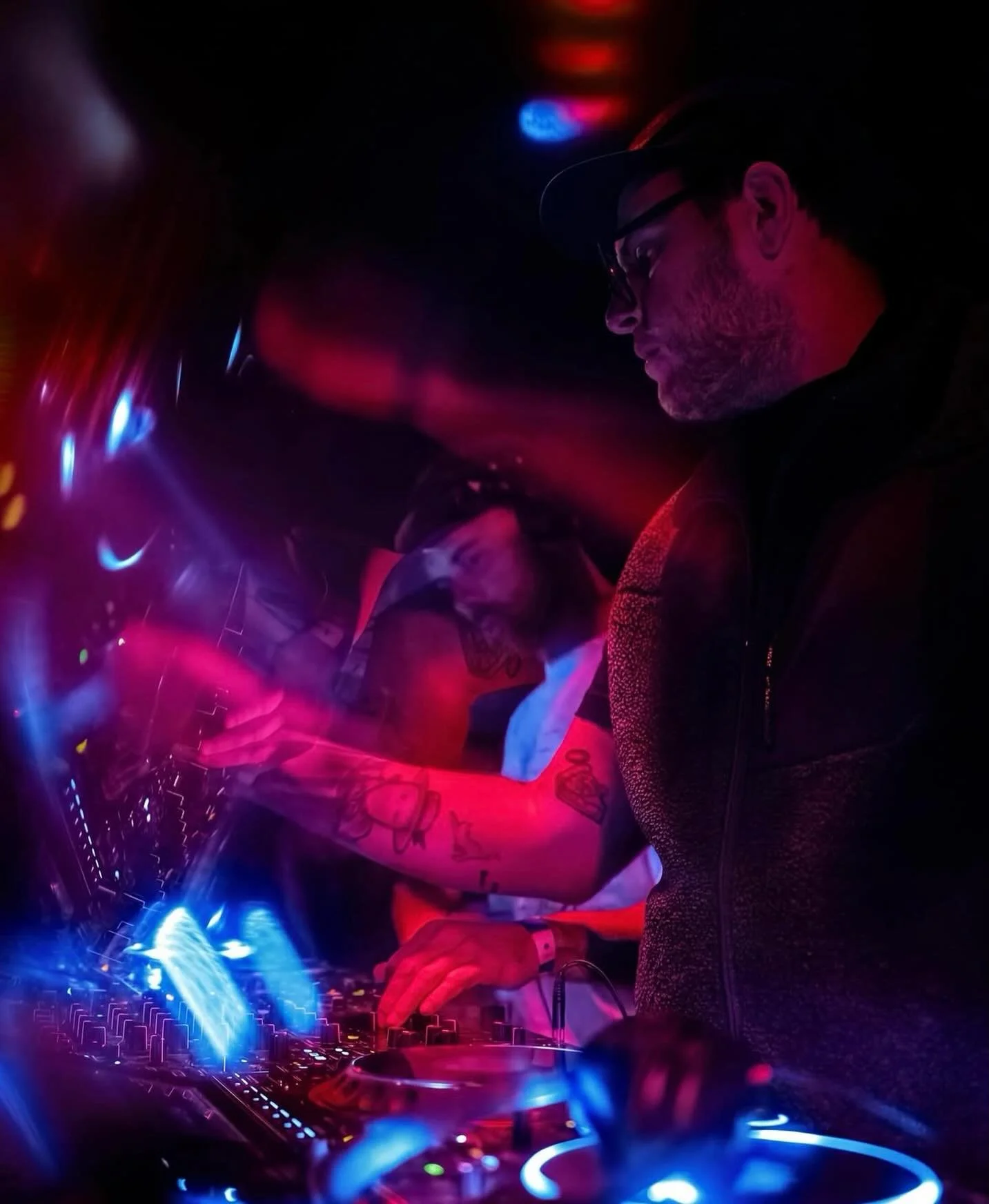 Thanks to everyone at Groove Collective for the awesome Saturday night, particularly @whatthatfuckmuri and @mariferraria for the invite. Cracking stuff @brunnosnupi @blan.ca______ @vincebowen_

Big shout out to @minimilistarecords @groove4fun @void36