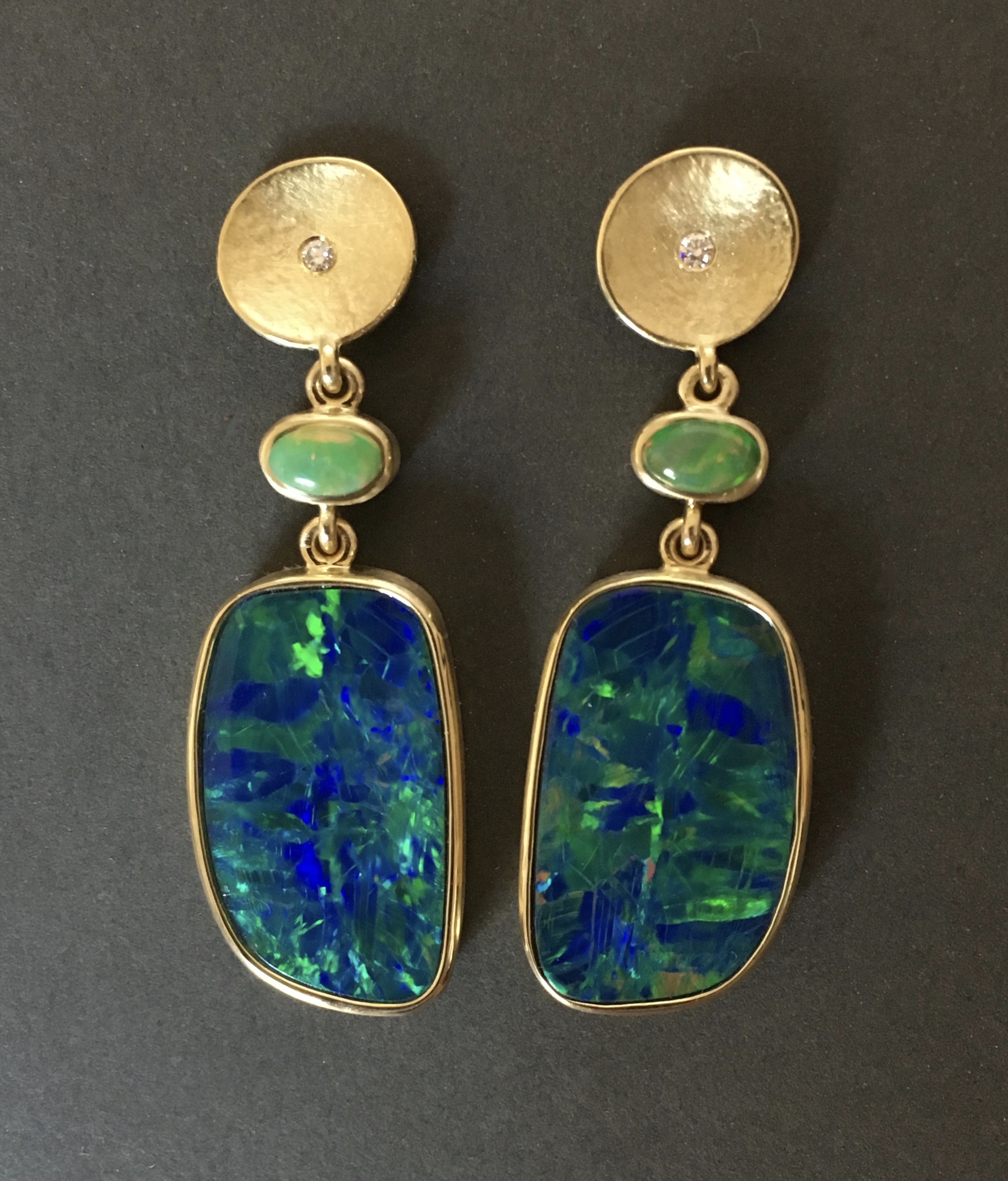  18kt gold, opals, diamond 