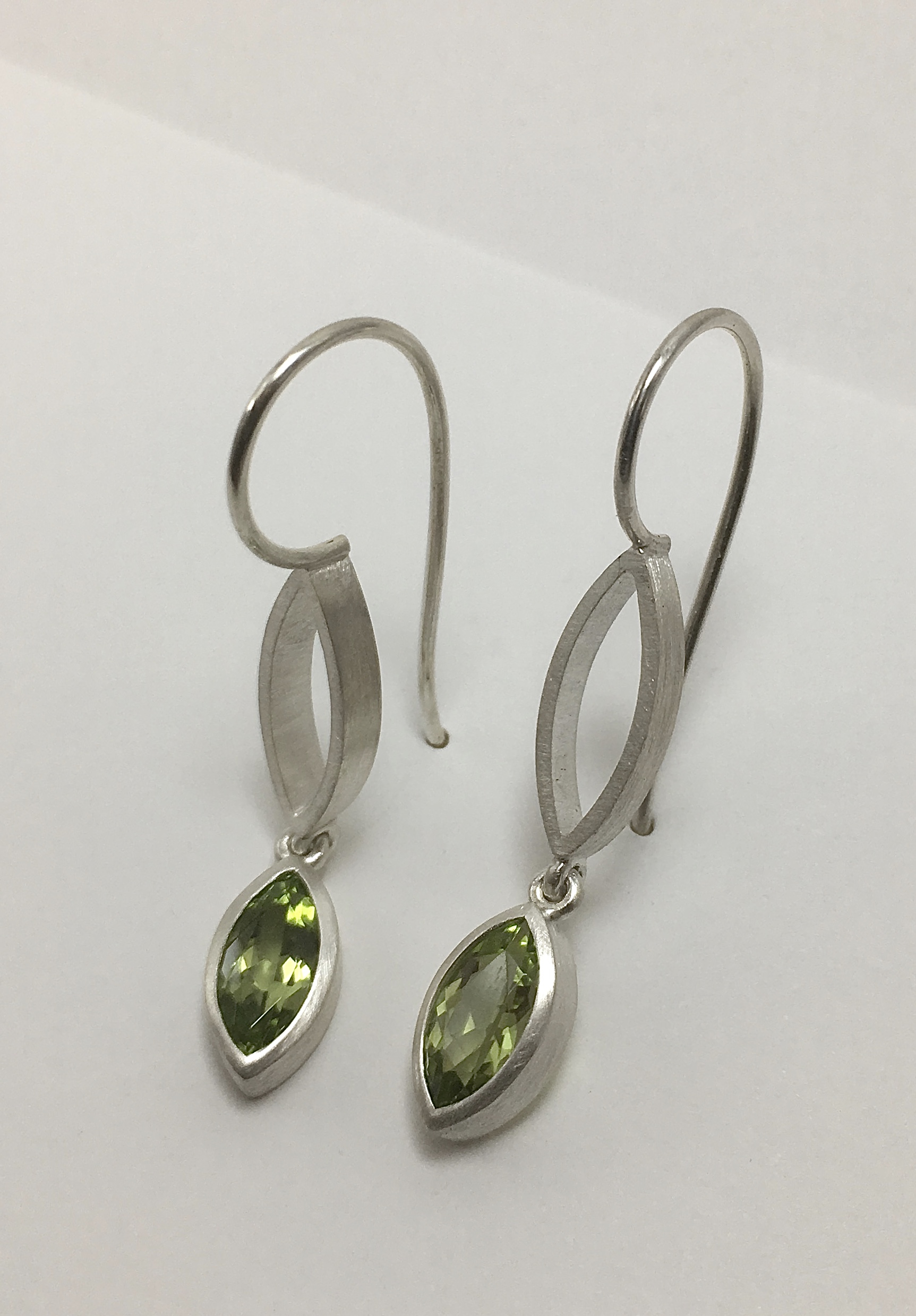  silver, peridot 