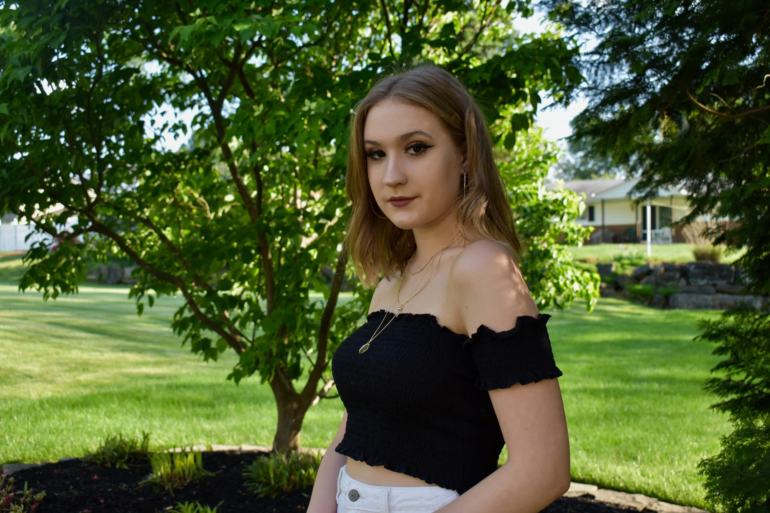 Meredith laubach @merelaubach English and Fashion design major at marymount university in dc