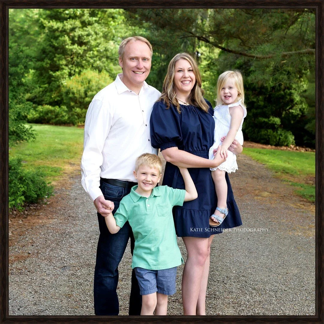 This Madeira family will see their beautiful family portraits on the wall each time they enter their home. 
Can you think of anything better than that?