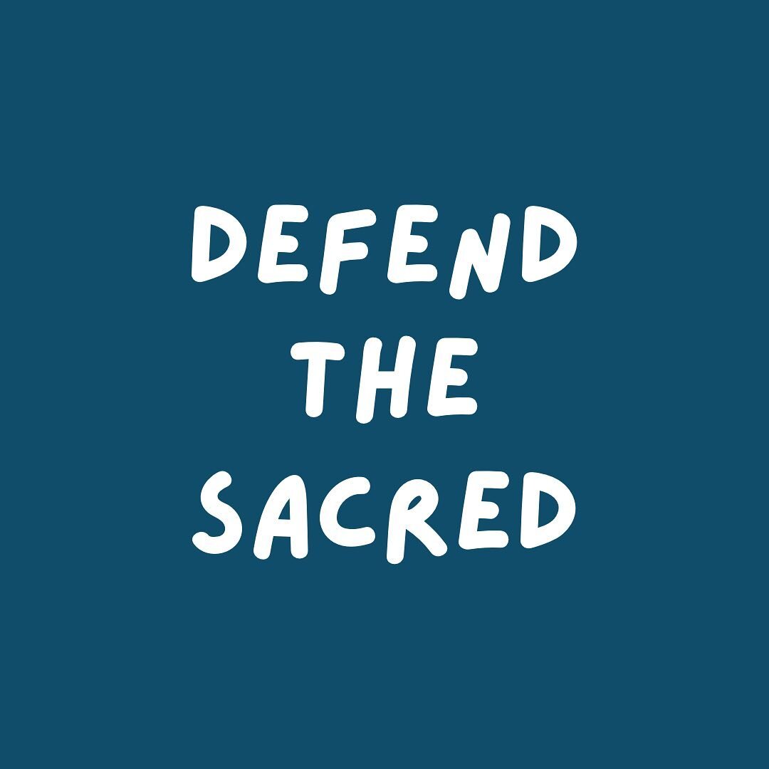 Defend the sacred. Een zin die in Tamera (de community waar ik afgelopen zomer was) op magazines en borden prijkte. Als ik zoek naar waar The Wild Way, of de zoektocht naar een ecologisch verantwoorde manier van leven over gaan, vat dit het voor mij 