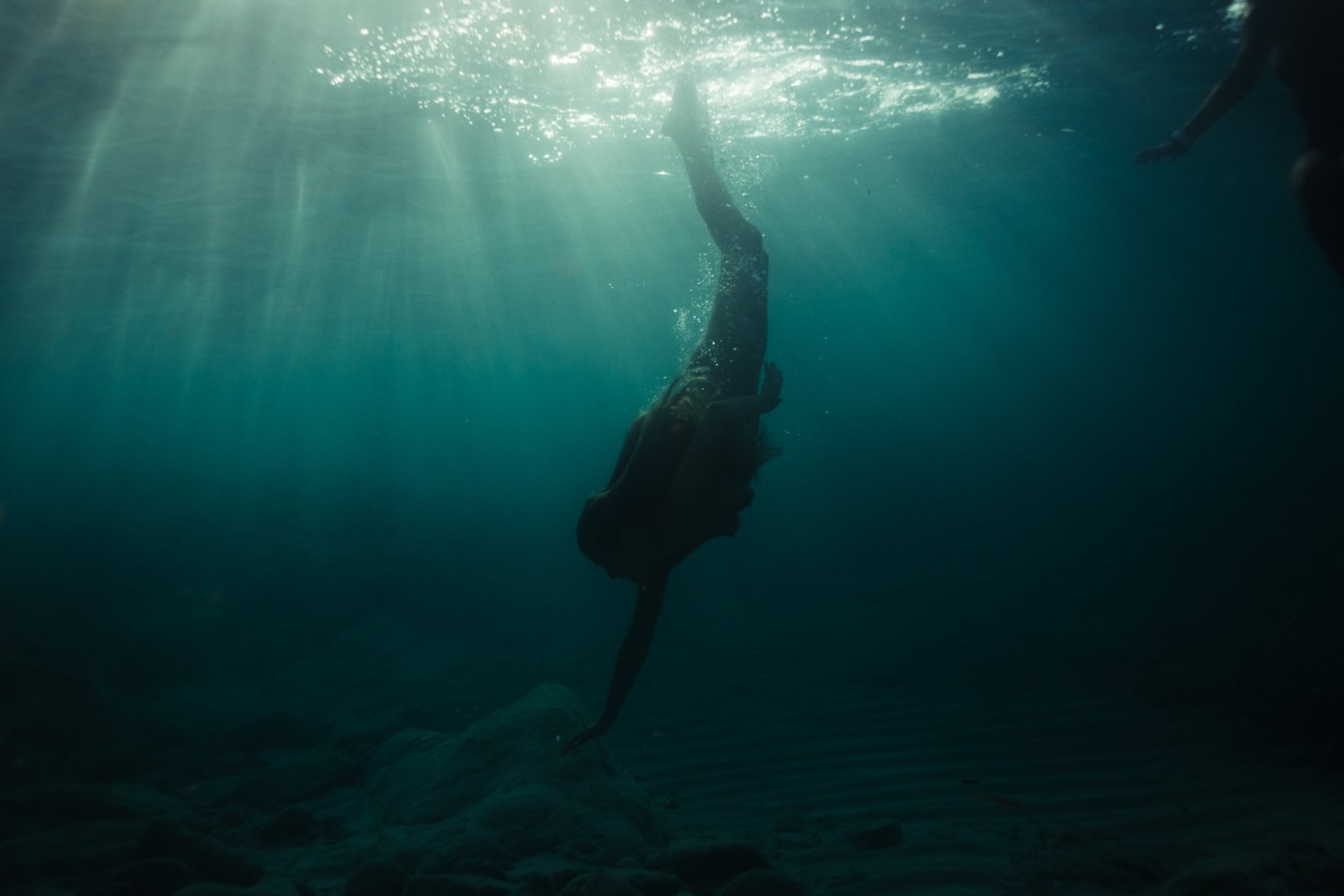 siren sirens corse corsica underwater photography photographe sous leau mermaid femme woman women nude nue fine art photography Krista Espino ajaccio sea Mediterranean france travel-2.jpg