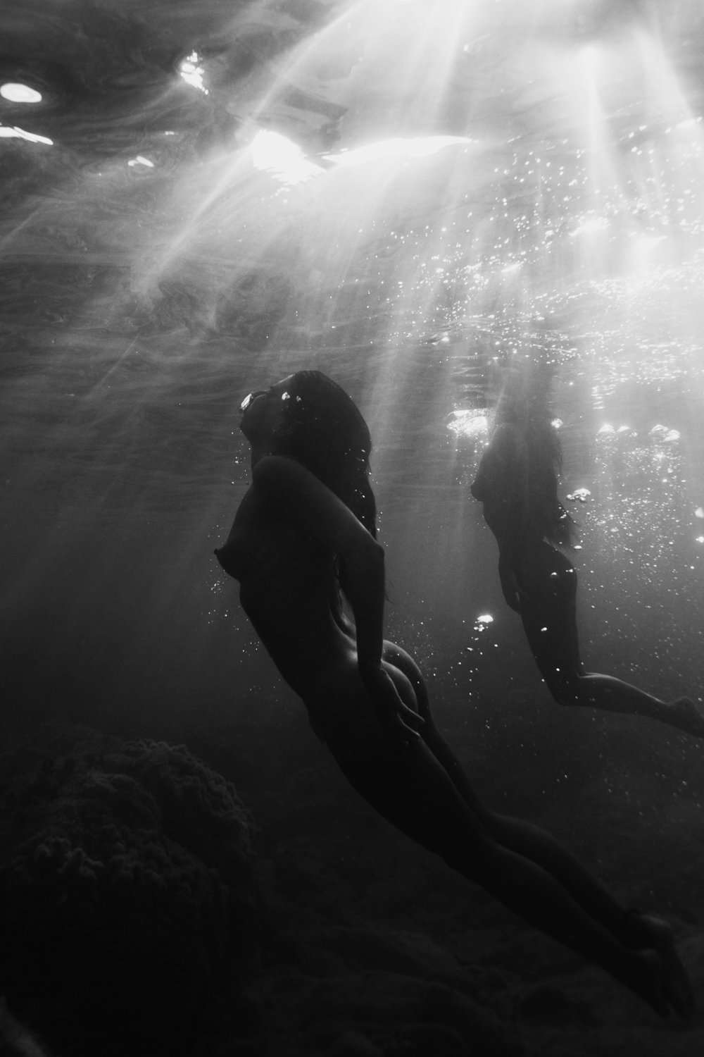 siren sirens corse corsica underwater photography photographe sous leau mermaid femme woman women nude nue fine art photography Krista Espino ajaccio sea Mediterranean france travel-8.jpg