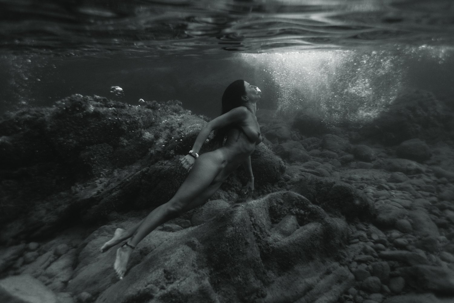 siren sirens corse corsica underwater photography photographe sous leau mermaid femme woman women nude nue fine art photography Krista Espino ajaccio sea Mediterranean france travel-31.jpg