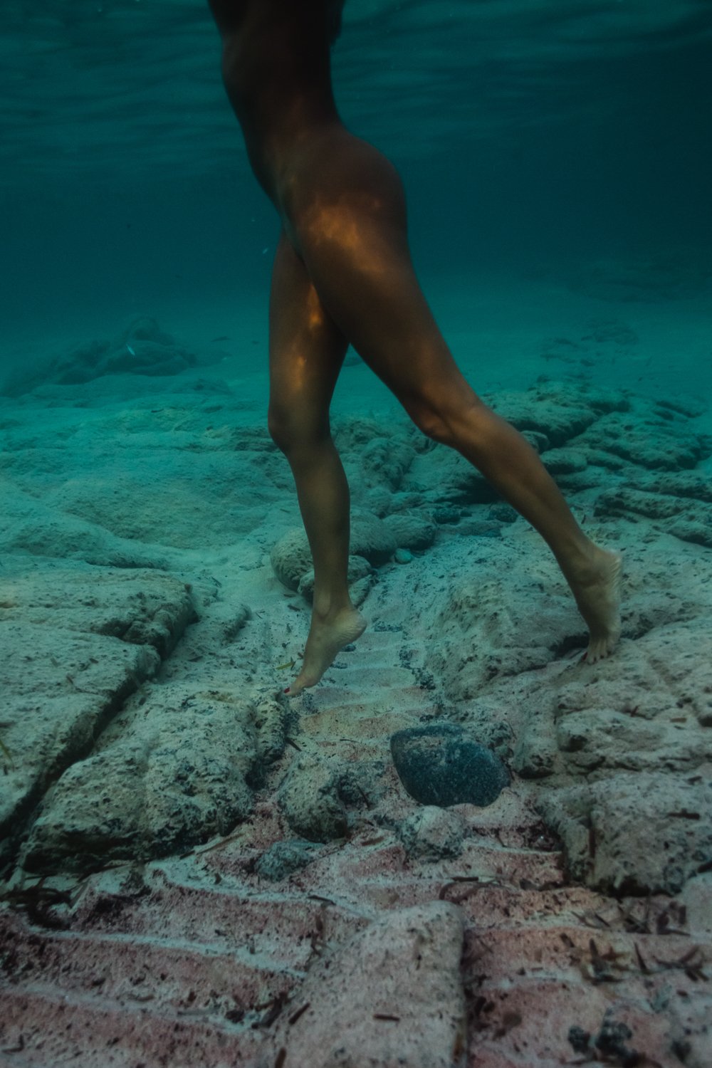 siren sirens corse corsica underwater photography photographe sous leau mermaid femme woman women nude nue fine art photography Krista Espino ajaccio sea Mediterranean france travel-51.jpg