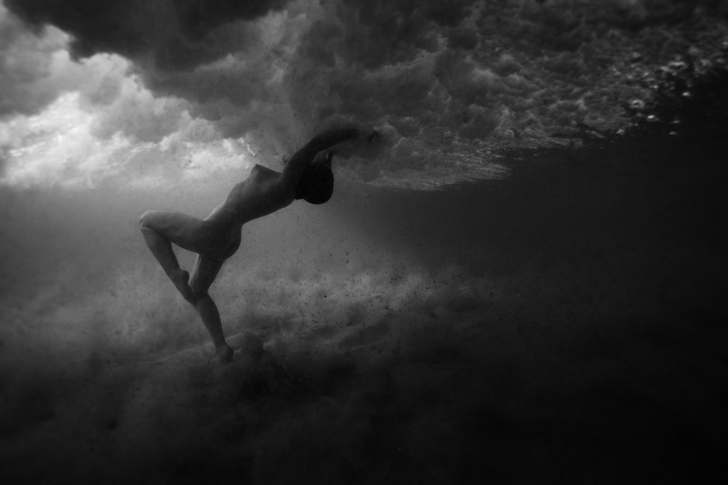 underwater corse corsica sea mediterranean island france french photographer photographe ajaccio Krista Espino Capo di feno wave nude nue femme woman fine art photography-66.jpg