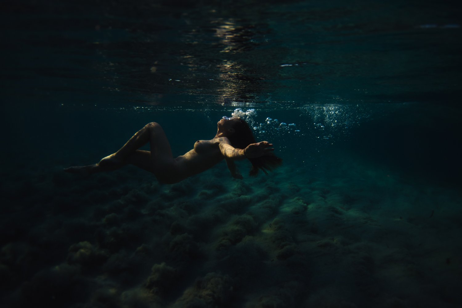 underwater corse corsica sea mediterranean island france french photographer photographe ajaccio Krista Espino Capo di feno wave nude nue femme woman fine art photography-75.jpg