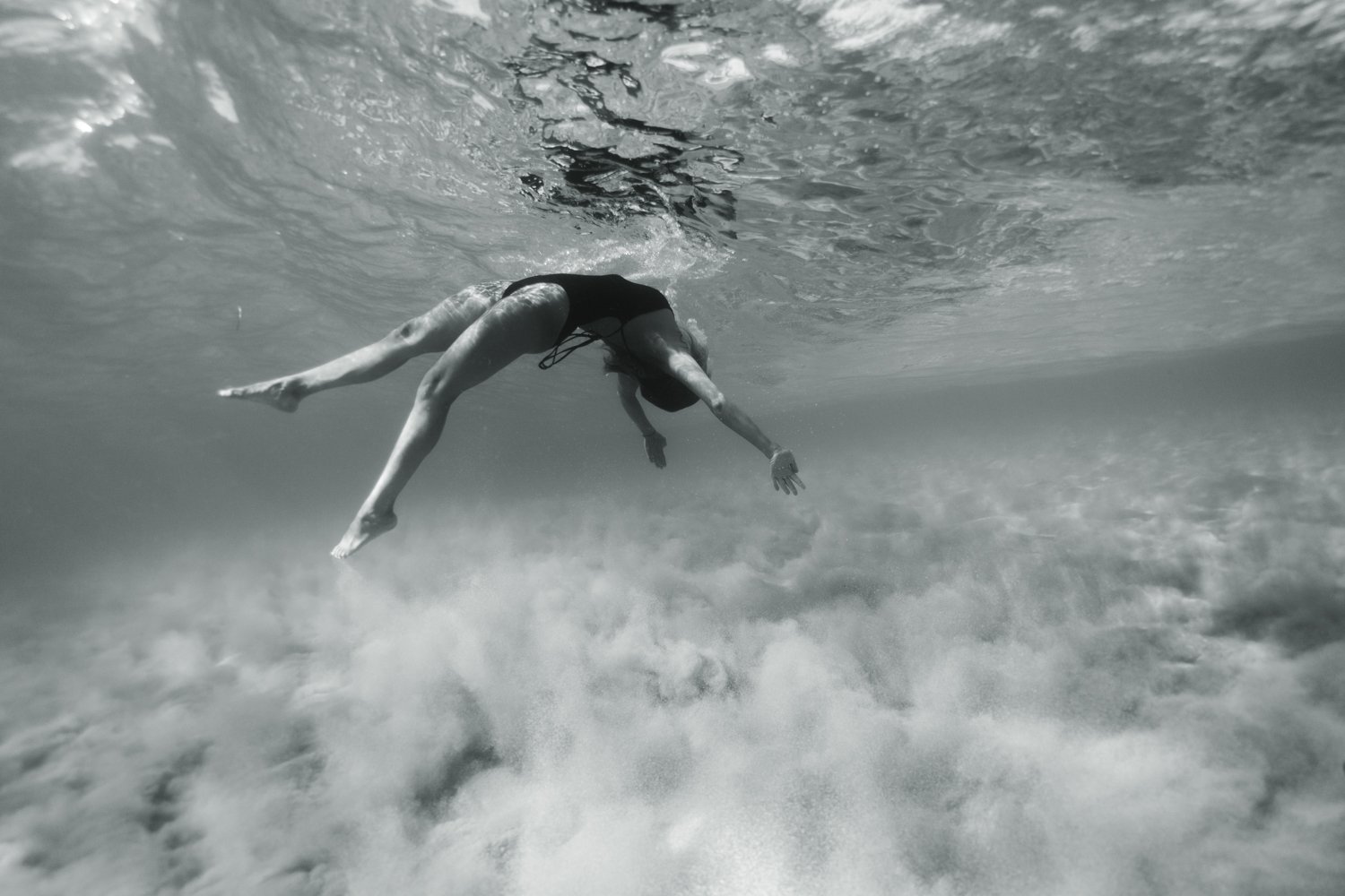 summer underwater corse corsica sea mediterranean island france french photographer photographe ajaccio Krista Espino Capo di feno wave femme woman fine art photography swim-5.jpg