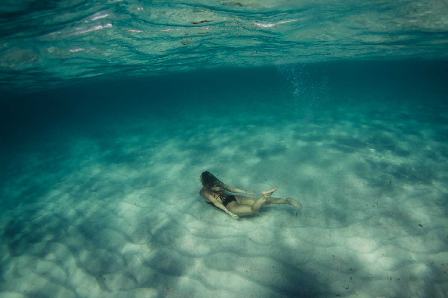 summer underwater corse corsica sea mediterranean island france french photographer photographe ajaccio Krista Espino Capo di feno wave femme woman fine art photography swim-15.jpg