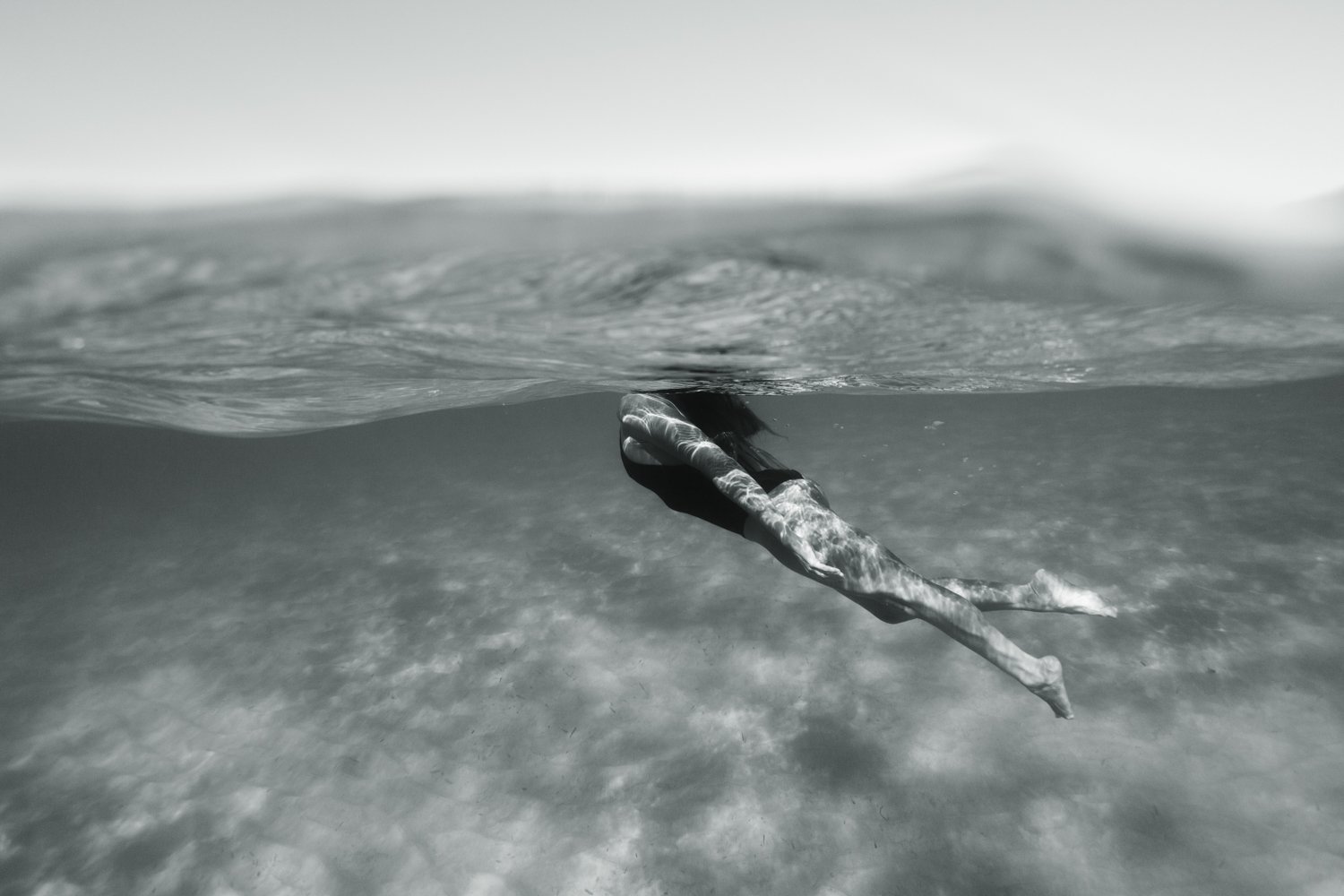 summer underwater corse corsica sea mediterranean island france french photographer photographe ajaccio Krista Espino Capo di feno wave femme woman fine art photography swim-19.jpg