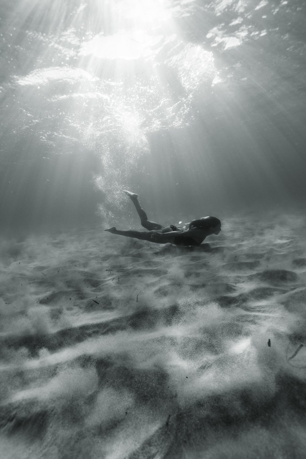 summer underwater corse corsica sea mediterranean island france french photographer photographe ajaccio Krista Espino Capo di feno wave femme woman fine art photography swim-21.jpg