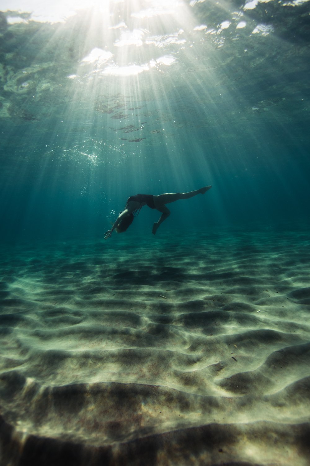 summer underwater corse corsica sea mediterranean island france french photographer photographe ajaccio Krista Espino Capo di feno wave femme woman fine art photography swim-28.jpg