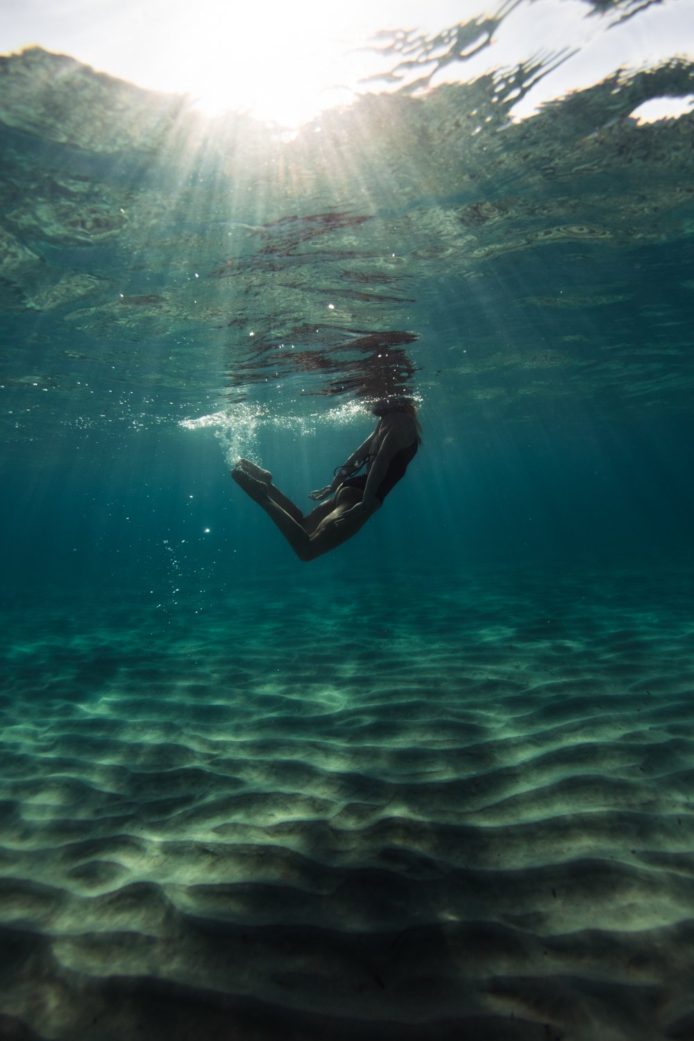 summer underwater corse corsica sea mediterranean island france french photographer photographe ajaccio Krista Espino Capo di feno wave femme woman fine art photography swim-29.jpg
