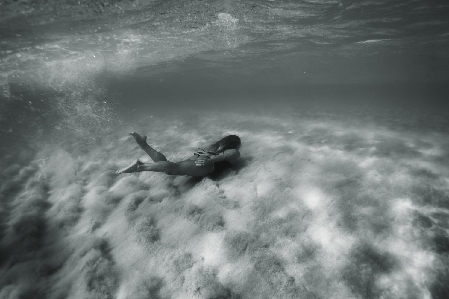 summer underwater corse corsica sea mediterranean island france french photographer photographe ajaccio Krista Espino Capo di feno wave femme woman fine art photography swim-34.jpg