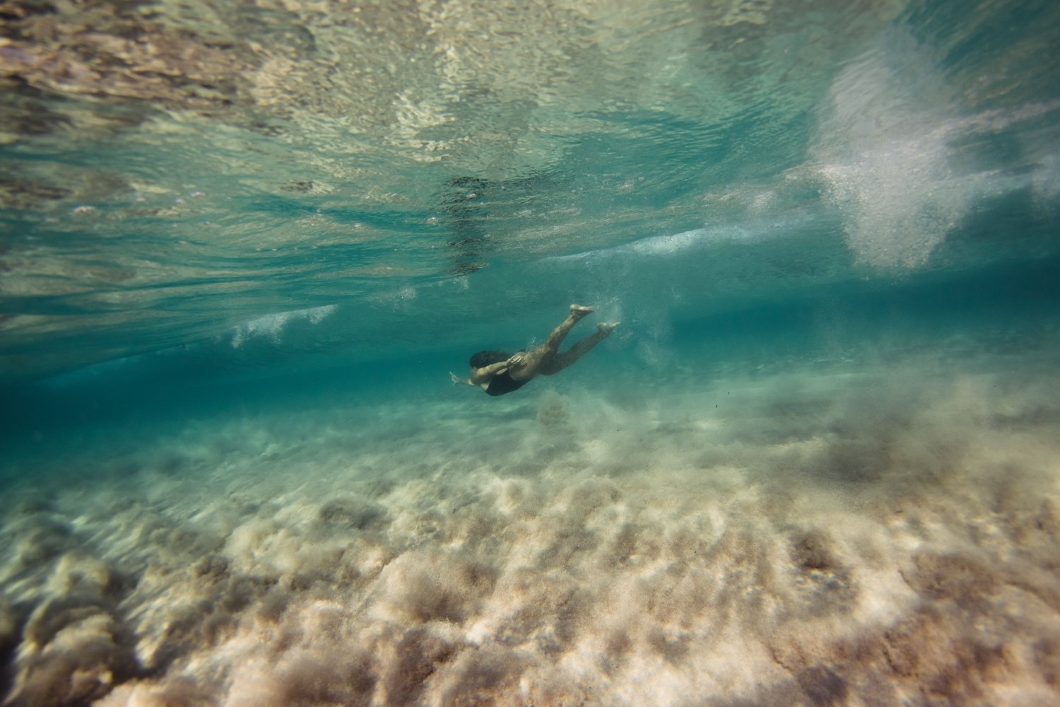 summer underwater corse corsica sea mediterranean island france french photographer photographe ajaccio Krista Espino Capo di feno wave femme woman fine art photography swim-37.jpg