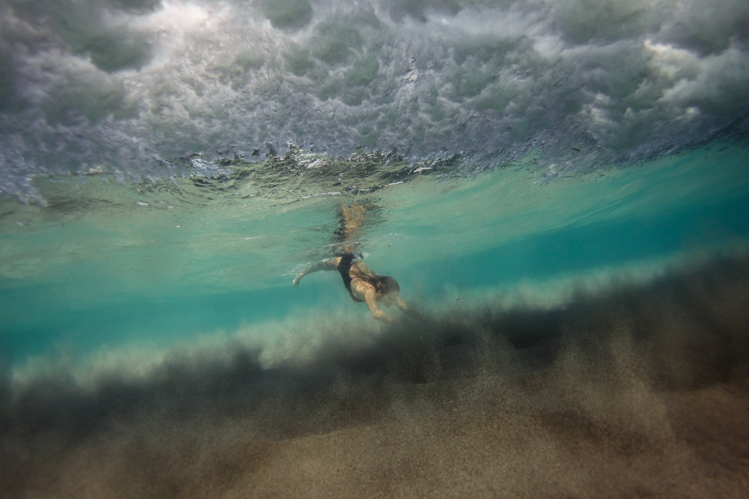 summer underwater corse corsica sea mediterranean island france french photographer photographe ajaccio Krista Espino Capo di feno wave femme woman fine art photography swim-40.jpg