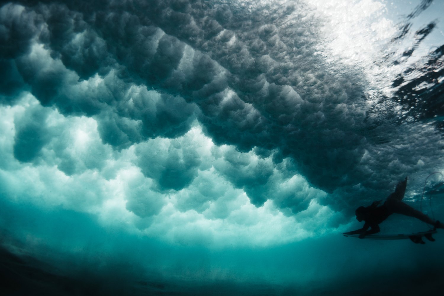 surf underwater corse corsica sea mediterranean island france french photographer photographe ajaccio Krista Espino Capo di feno wave femme woman fine art photography sous l'eau marine lamer la mer-13.jpg