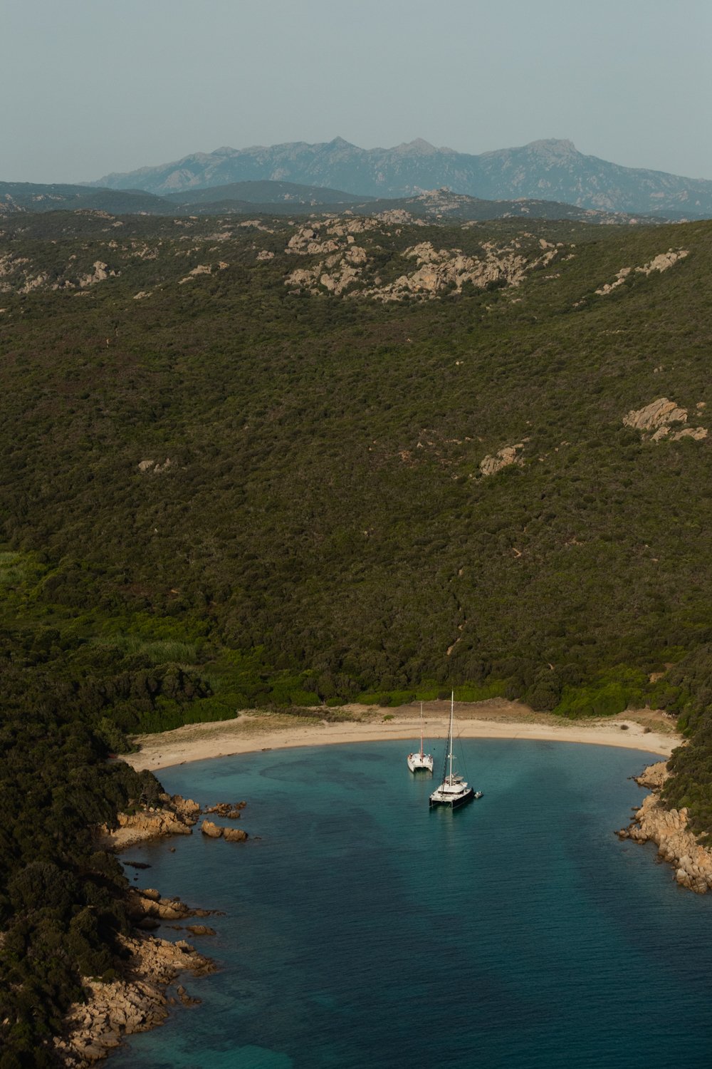 corse corsica photographe aerial photography libertaventura libert'aventura air l'air mountains sea la mer mediterranean mer Méditerranée beach plage from above Krista Espino photographie nature_-20.jpg