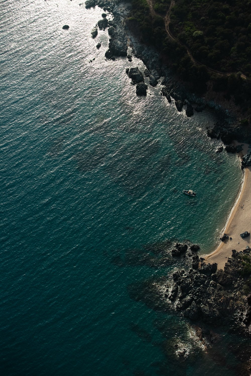 corse corsica photographe aerial photography libertaventura libert'aventura air l'air mountains sea la mer mediterranean mer Méditerranée beach plage from above Krista Espino photographie nature_-42.jpg