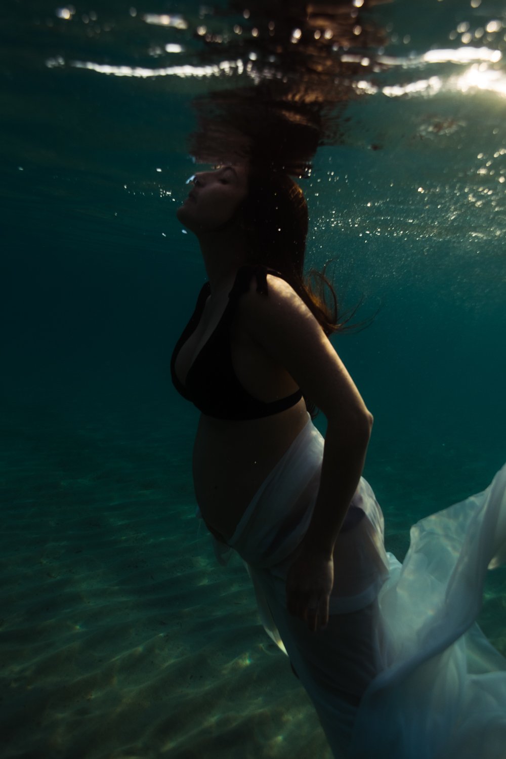 maternity grossesse photo photography sea la mer lifestyle underwater sous leau marine sea corse corsica ajaccio photographer Krista Espino-24.jpg