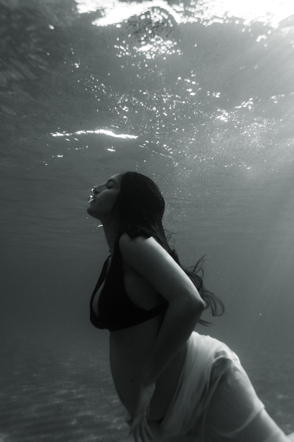 maternity grossesse photo photography sea la mer lifestyle underwater sous leau marine sea corse corsica ajaccio photographer Krista Espino-25.jpg