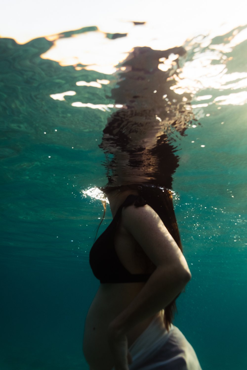 maternity grossesse photo photography sea la mer lifestyle underwater sous leau marine sea corse corsica ajaccio photographer Krista Espino-26.jpg