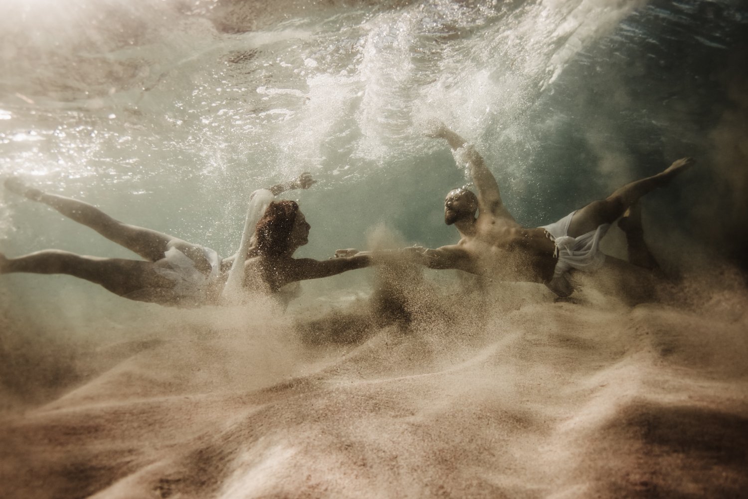 underwater love couple session Krista Espino Anza Creative love amour sous l'eau corse corsica-3.jpg