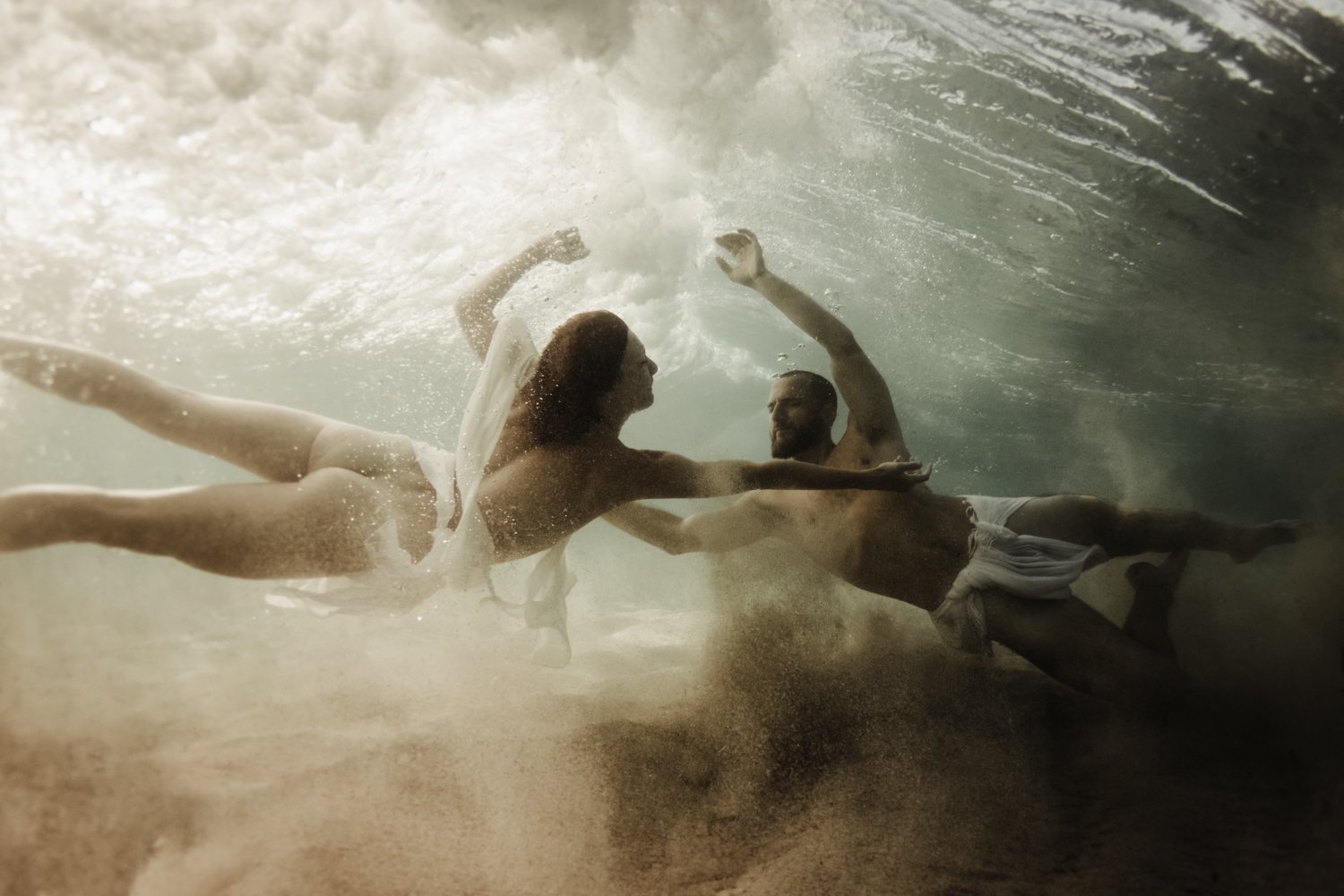 underwater love couple session Krista Espino Anza Creative love amour sous l'eau corse corsica-4.jpg