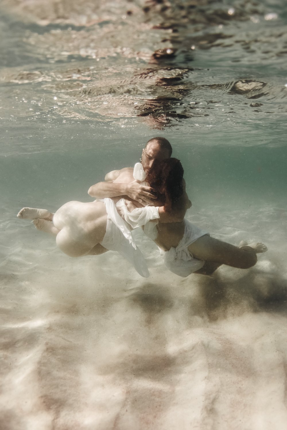 underwater love couple session Krista Espino Anza Creative love amour sous l'eau corse corsica-5.jpg