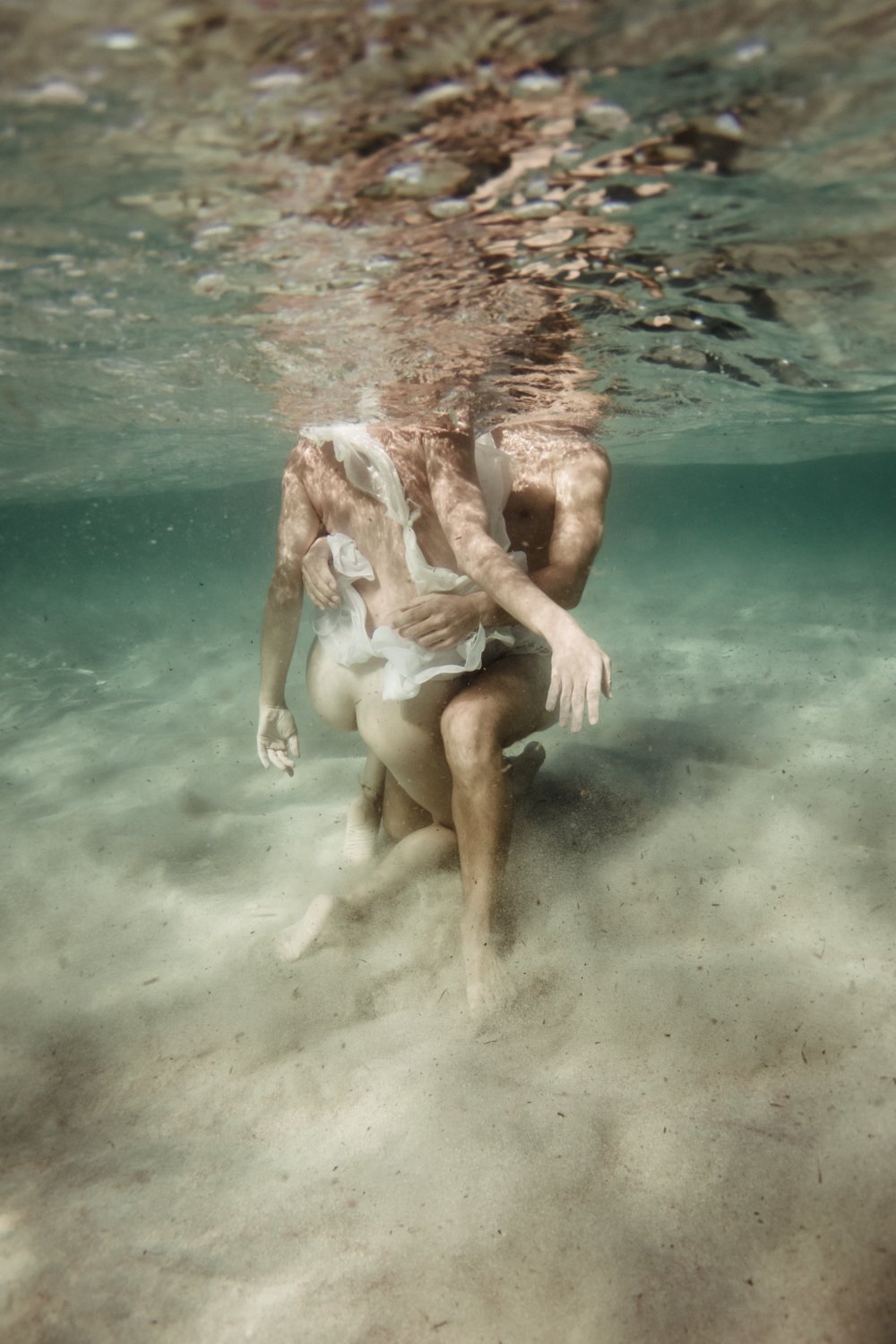 underwater love couple session Krista Espino Anza Creative love amour sous l'eau corse corsica-12.jpg