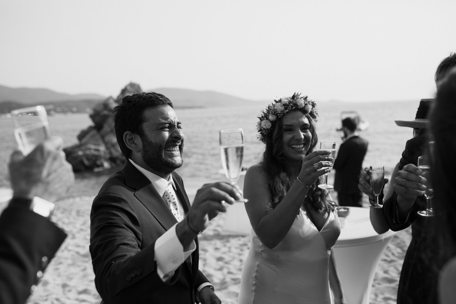 mariage photographe photographer wedding corse corsica hotel marinca beach boho bohemian Krista Espino Anza Creative France lookslikefilm la plage lamarieeauxpiedsnus-46.jpg