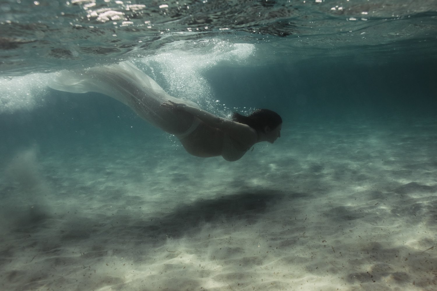 pregnancy maternity photographer grossesse photographe famille family corse corsica france underwater sous l'eau marine sea la mer plage Krista Espino Anza Creative_-16.jpg