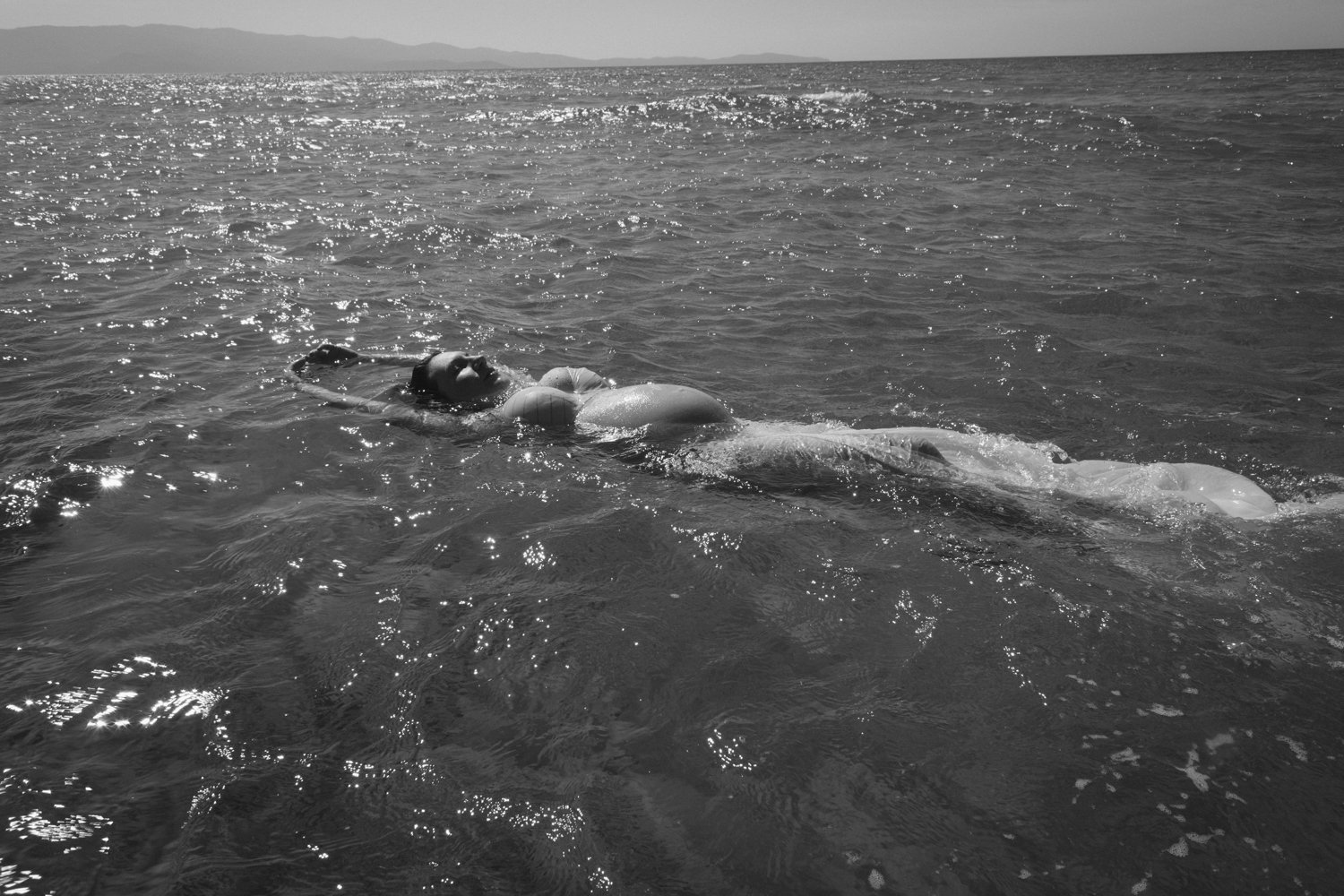 pregnancy maternity photographer grossesse photographe famille family corse corsica france underwater sous l'eau marine sea la mer plage Krista Espino Anza Creative_-30.jpg