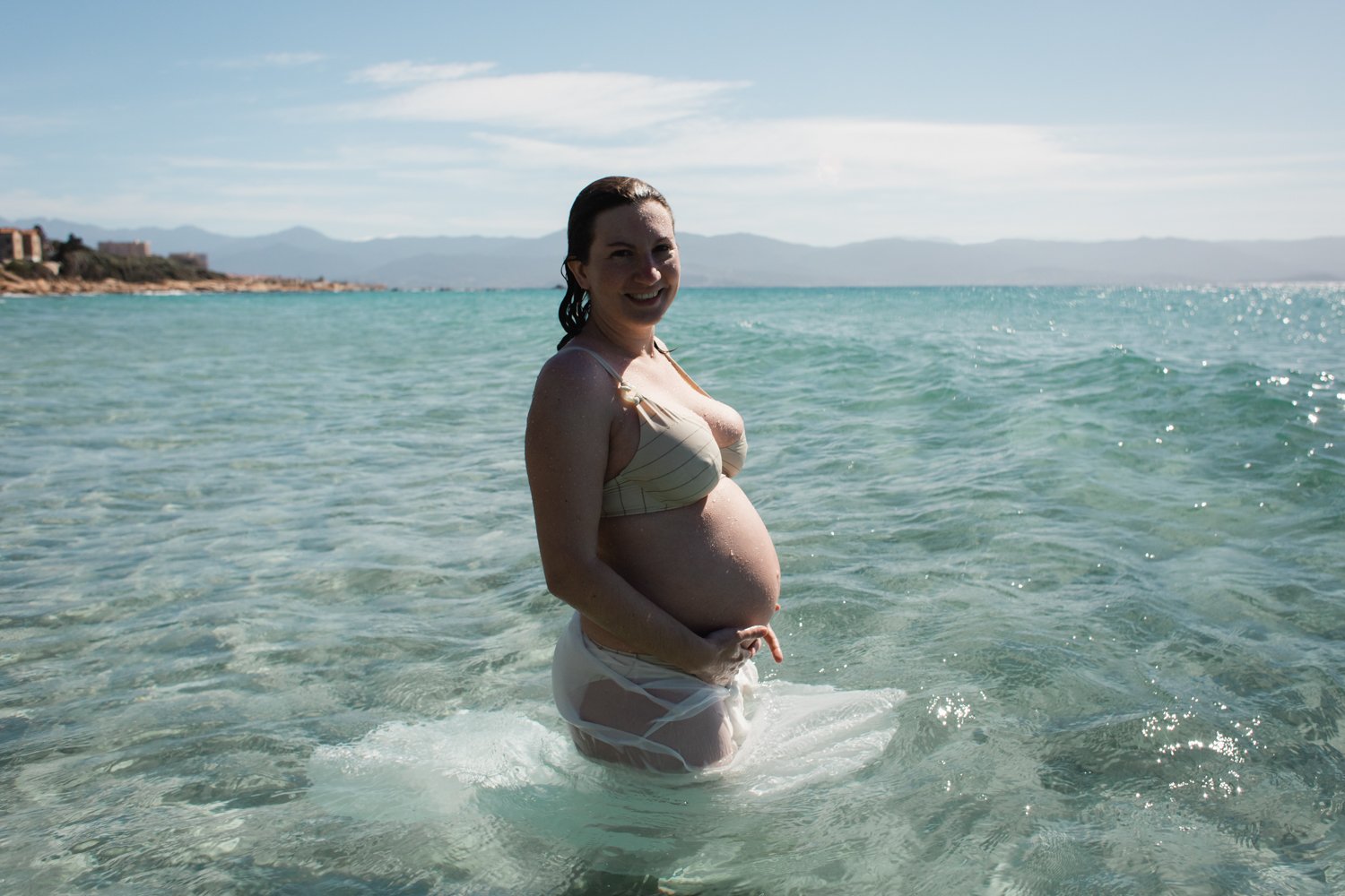 pregnancy maternity photographer grossesse photographe famille family corse corsica france underwater sous l'eau marine sea la mer plage Krista Espino Anza Creative_-42.jpg