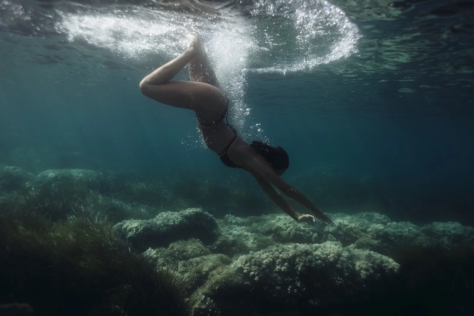 ajaccio amis photographe sous leau marin marine la mer Krista Espino Anza Creative underwater femme lifestyle seance photo séance corse Corsica France capo underwater photogaphy photographie photographe5C2A7517.jpg