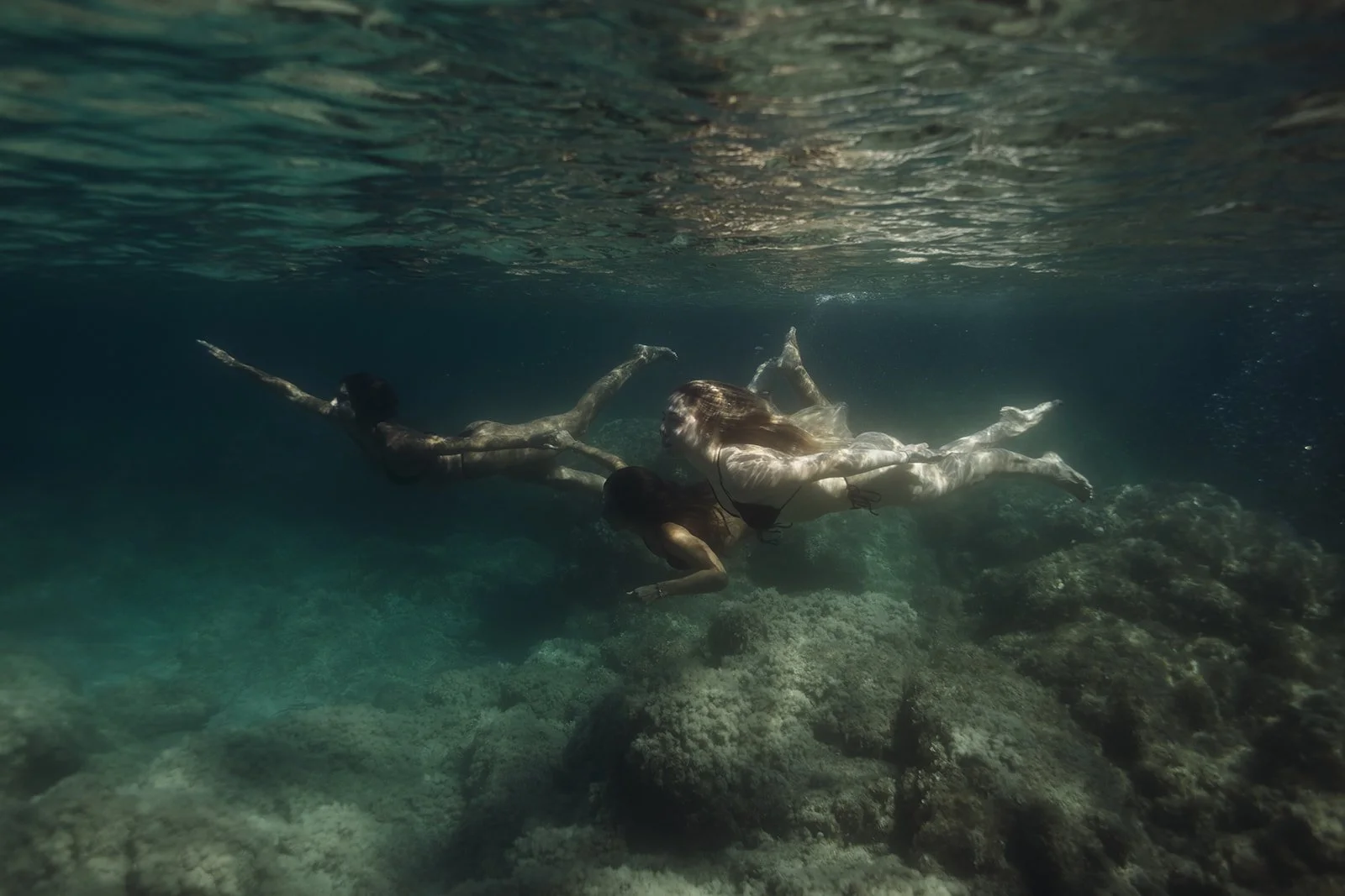 ajaccio amis photographe sous leau marin marine la mer Krista Espino Anza Creative underwater femme lifestyle seance photo séance corse Corsica France capo underwater photogaphy photographie photographe5C2A7565.jpg