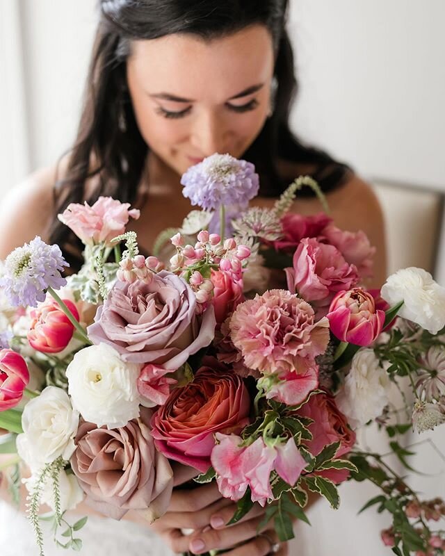 Bouquet love. 
#velvetandtwine #orlandoflorist #winterparkflorist #winterparkweddingflorist #bridalbouquet #alfondinnwedding