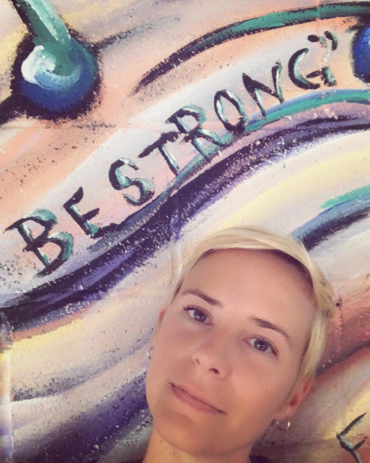 A shameless selfie on this beautiful Monday. Hoping you found an opportunity to be strong today, no matter what strength currently looks like for you. 💕
.
.
.
.
.
.
#linvilleyogateacher #boone #Boonenc #booneyoga #highcountyyoga #linville #linvillen